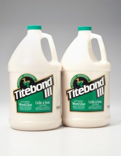 2 Gallons Colle Titebond...