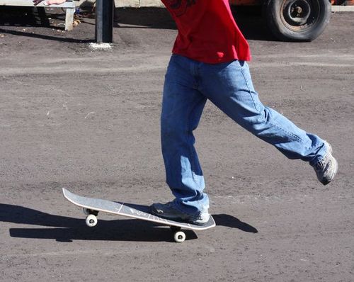 Planche skate vierge, pas de dessin, pas de marque, pas de